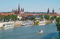 Blick auf Wurzburg mit Schifffahrt - -c- Congress-Tourismus-Wirtschaft Wurzburg- Fotograf A. Bestle-200.jpg